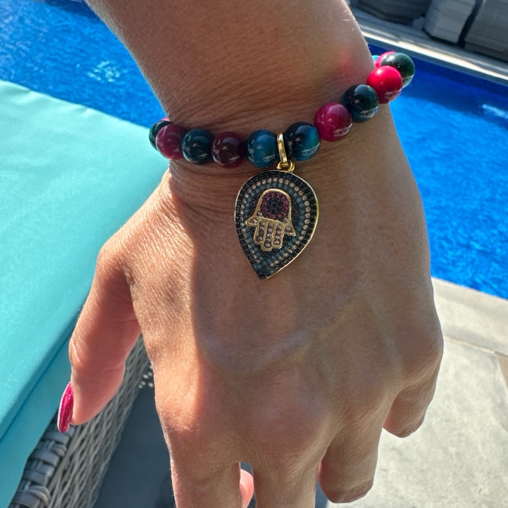 Elegant Beaded Bracelet with Hamsa Charm - Picture 4 of 4